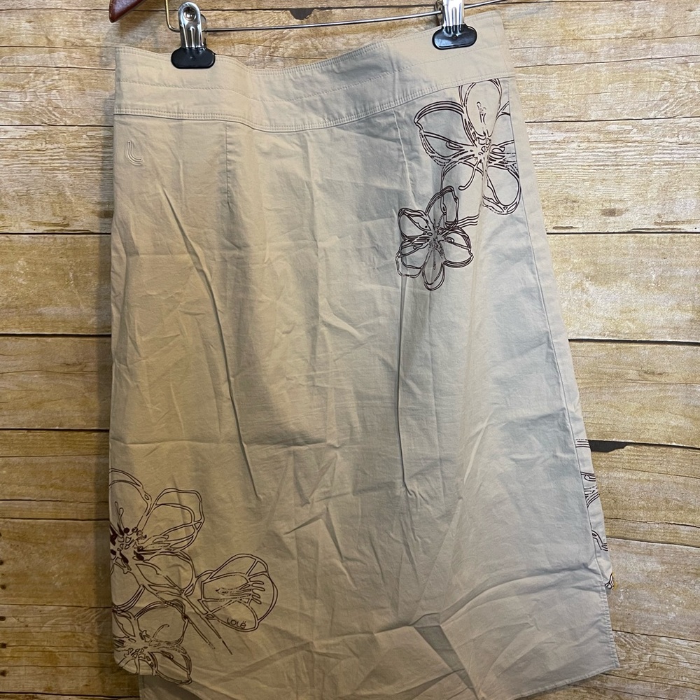 Lole skirt 🛍 - Picture 3 of 3